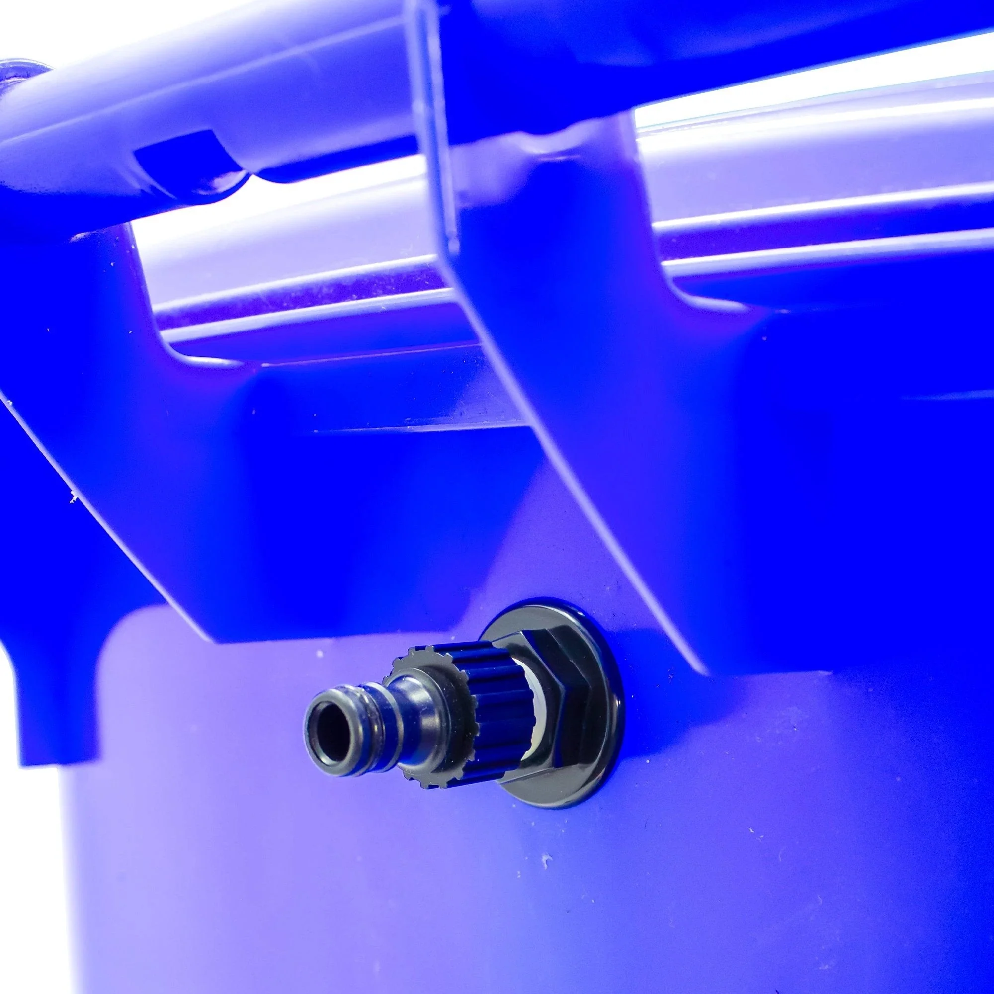 240 Litre Mobile Water Wheelie Bin Buffer Tank with Overflow Cut-off Float Valve - Image 7