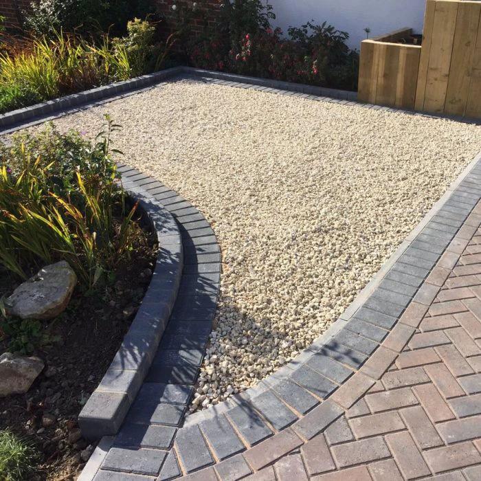 Cotswold Stone Chippings 20kg Bag Pallet of 49 - Image 3