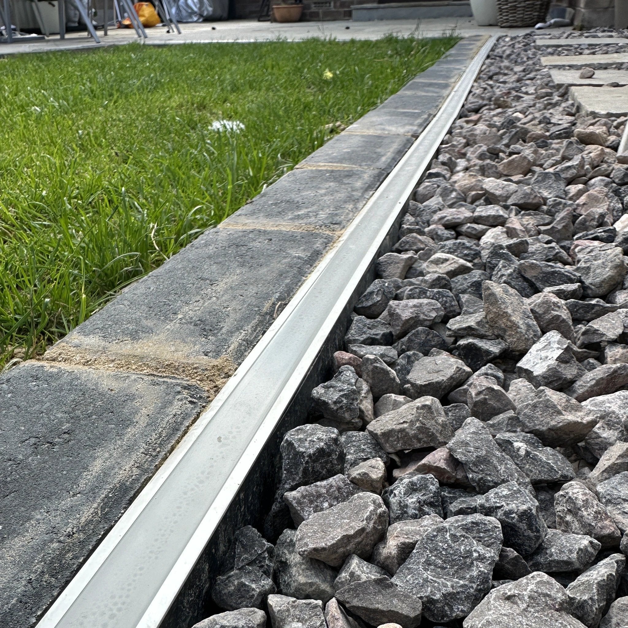 BorderFlex Professional Grade Flexible Lawn Edging for Clean Lawn Borders and Garden Beds - Image 7