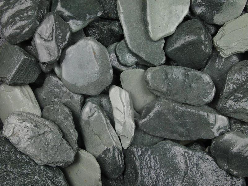 Emerald Slate Chippings 40mm - 25/50 20kg Bags - Image 2