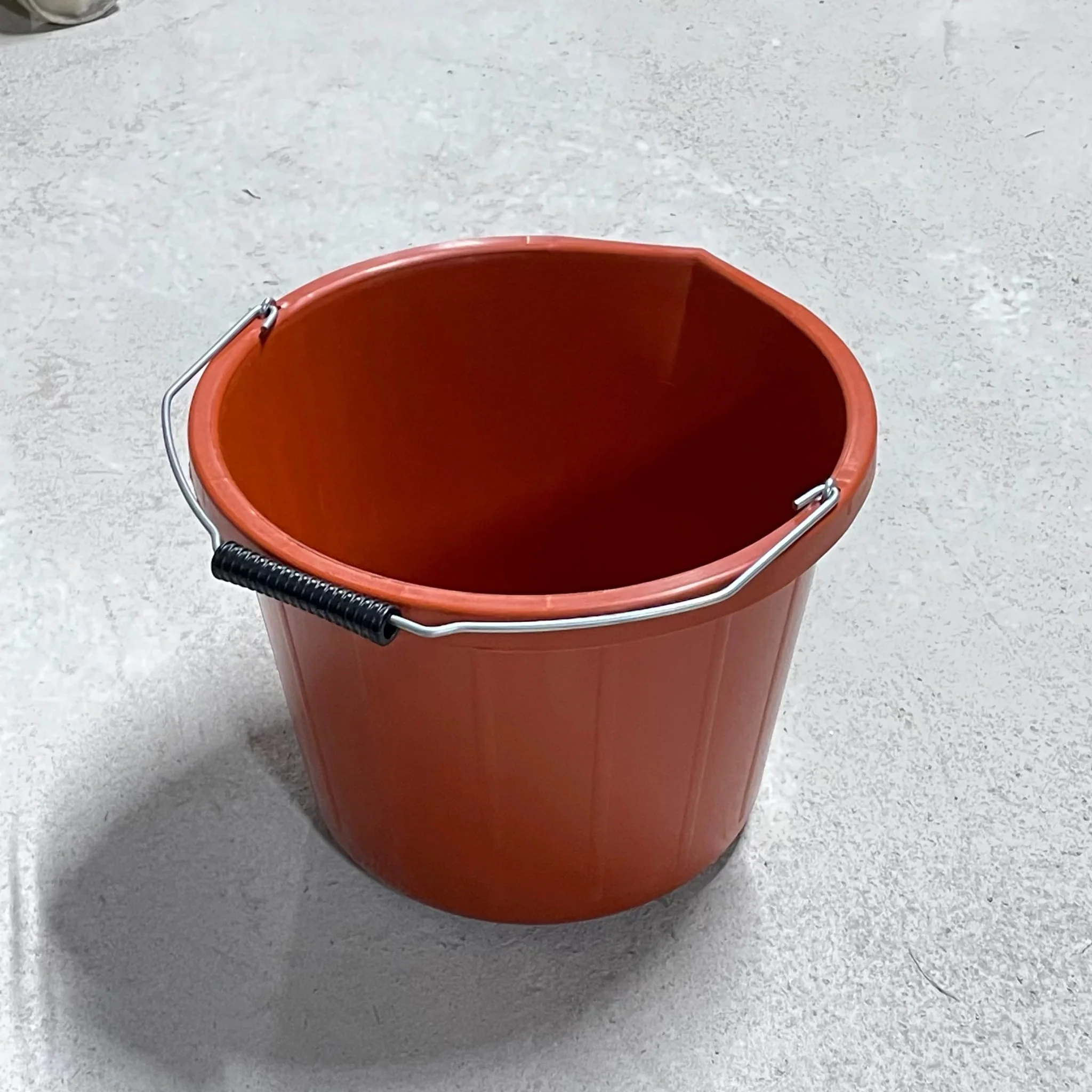 Hoddy Bucket Heavy Duty Site Bucket With 4mm Thick Handle Reinforced Rim - Image 4