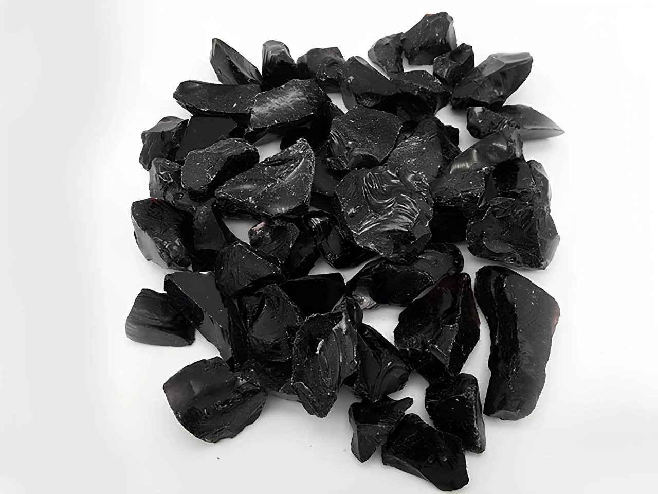 Midnight Black Tumbled Glass Chippings 10-20mm - Image 3