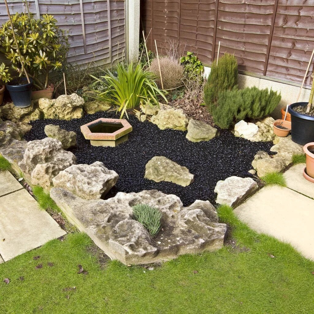Midnight Black Tumbled Glass Chippings 10-20mm - Image 4