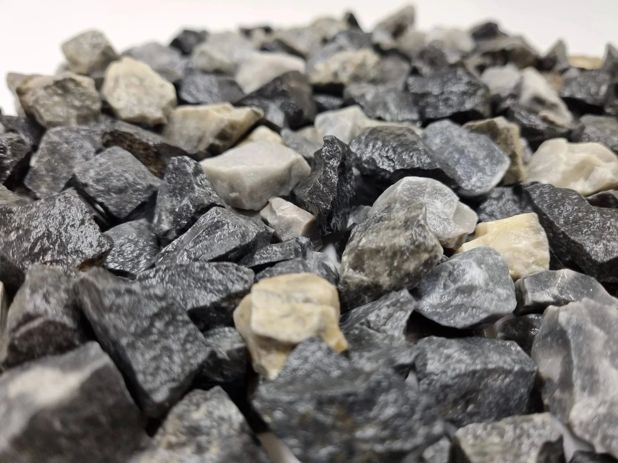 Panda Decorative Gravel 20mm 25/50 20kg Bags - Image 3