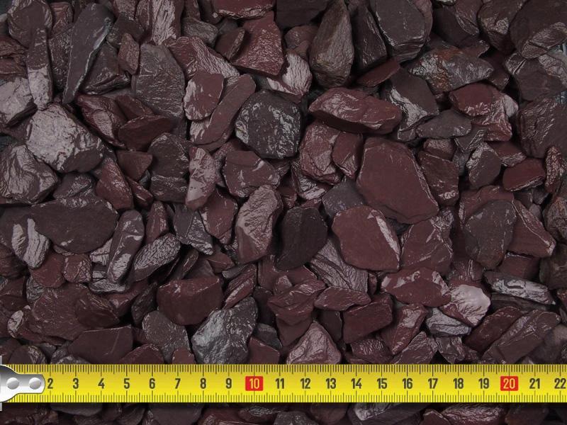 Plum Welsh Slate Chippings 20mm - 800kg Bulk Bag - Image 3