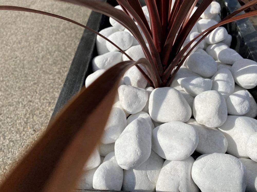 Polar White Cobbles 40-80mm Bulk Bag - Image 2